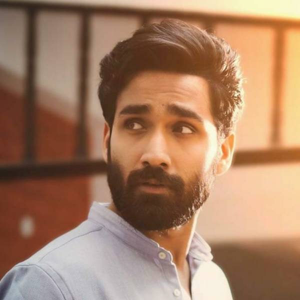 இரண்டாவது கதாநாயகனாக இரண்டாவது கதாநாயகனாக