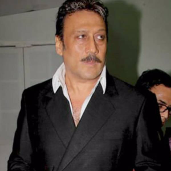 லீட் ரோலில்