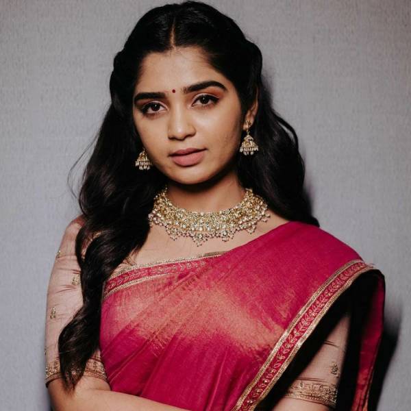 அதே கதாபாத்திரத்தில்