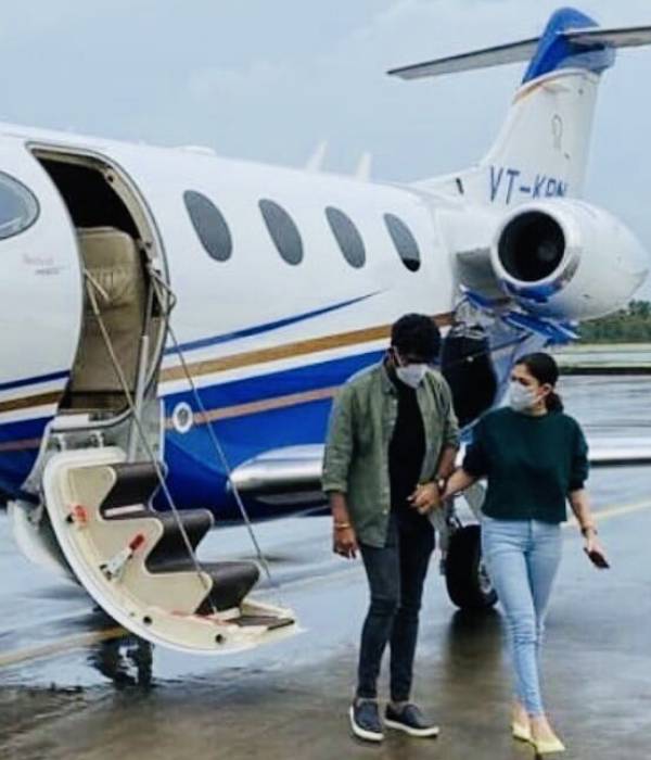 நயனும் விக்கியும்.. 