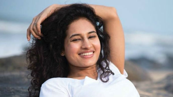 படங்களில் கமிட்