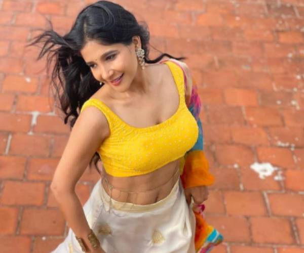 மாராப்பை விலக்கி