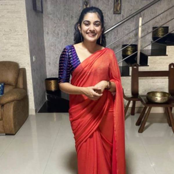 ஜிலு ஜிலுனு புடவையில்