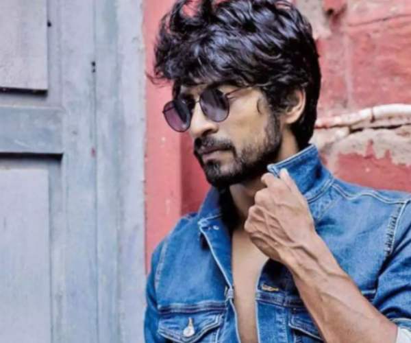 எத்தனை வில்லன்ப்பா கமலுக்கு 