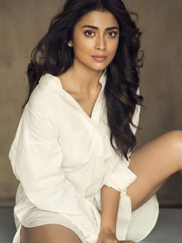 ஆற்றில் ஆனந்த குளியல் 