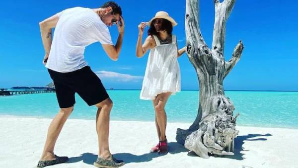 காதலருடன் ஜாலி