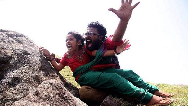 ஆனந்த யாழை மீட்டுகிறாய் ஆனந்த யாழை மீட்டுகிறாய்