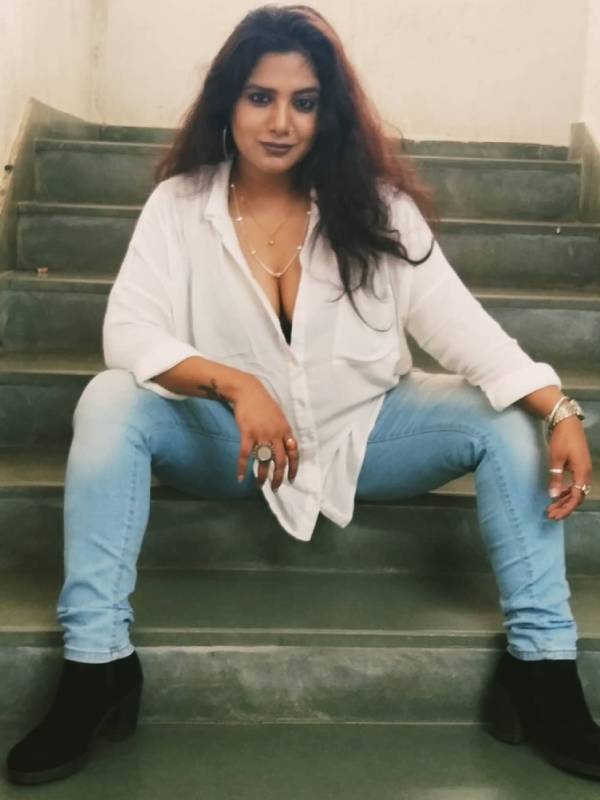 சூடேற்றும் கவிதா 