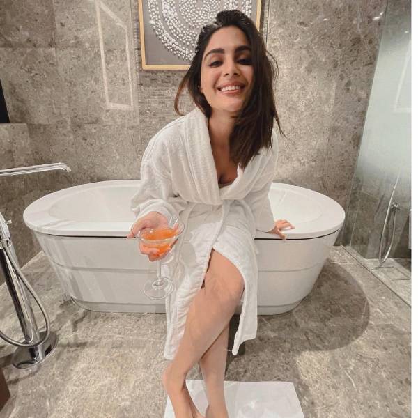 வைரலாகும் ஃபோட்டோஸ் 