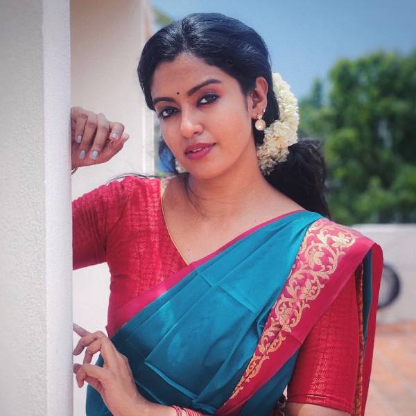 கிராமத்துப் பெண்களும் ரசிப்பு கிராமத்துப் பெண்களும் ரசிப்பு