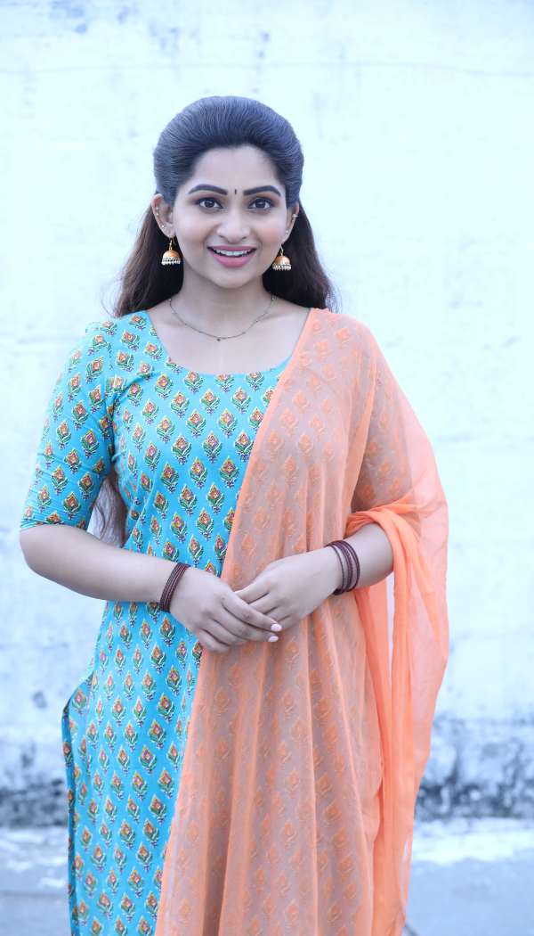 யாரெல்லாம் நடிக்கிறார்கள் 