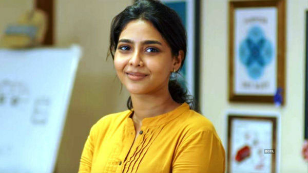 பூங்குழலி வேடத்தில்