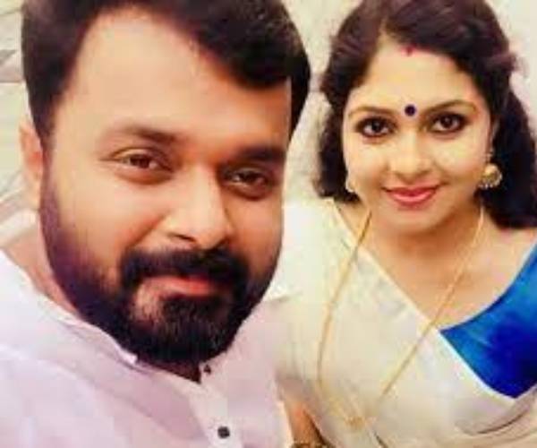 நடிகருடன் காதல்