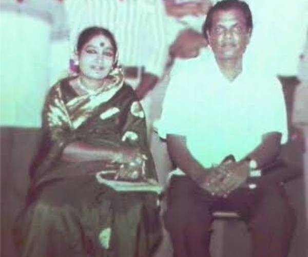 முதல் பாடல் முதல் பாடல்