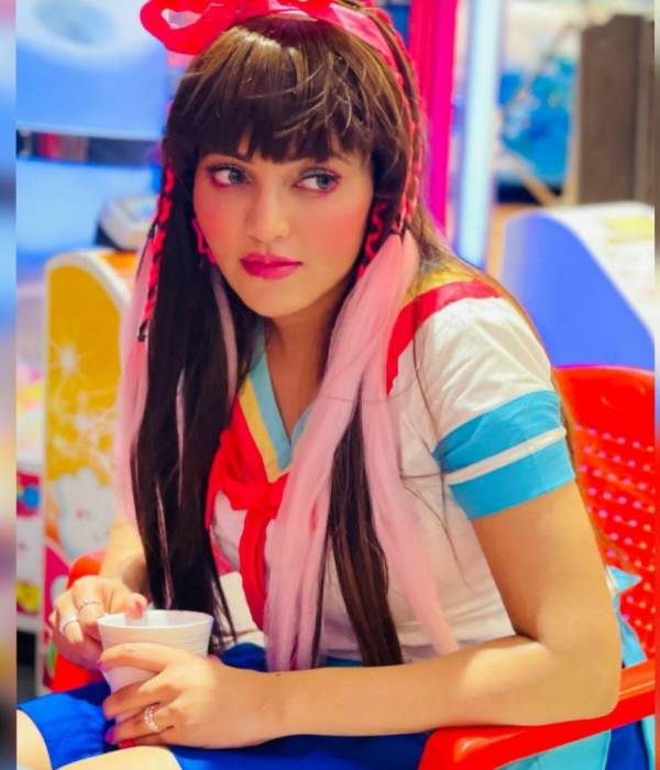 கேண்டி டிரெஸ்ஸில் 