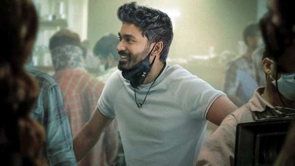 நாடு திரும்பினார் நாடு திரும்பினார்