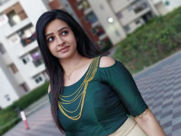 கவிதை பாடும் ரசிகர்கள்