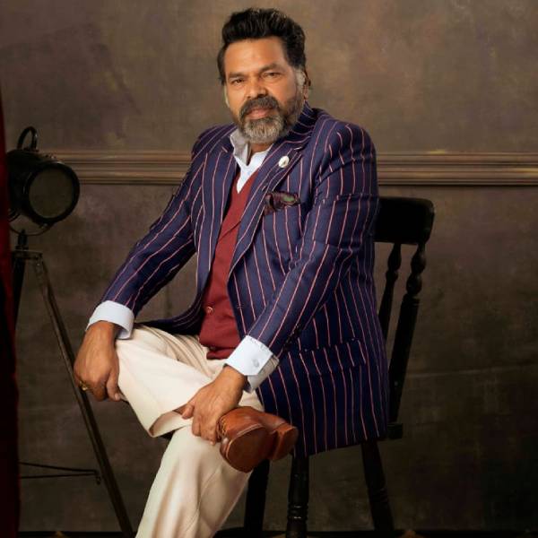 சிறுசிறு வேடத்தில்