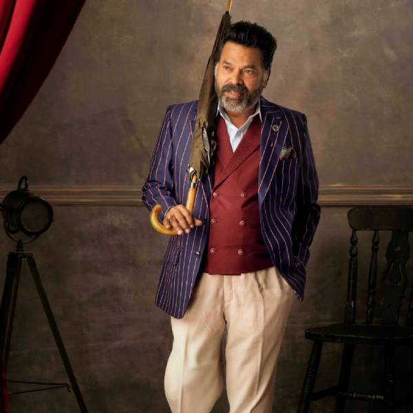 உச்சம் தொட்டார் 