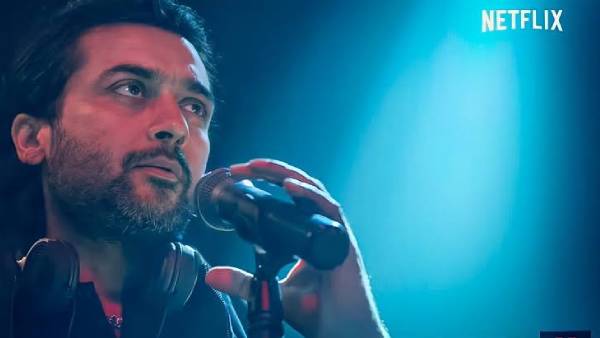 கிட்டார் கம்பி மேலே நின்று 