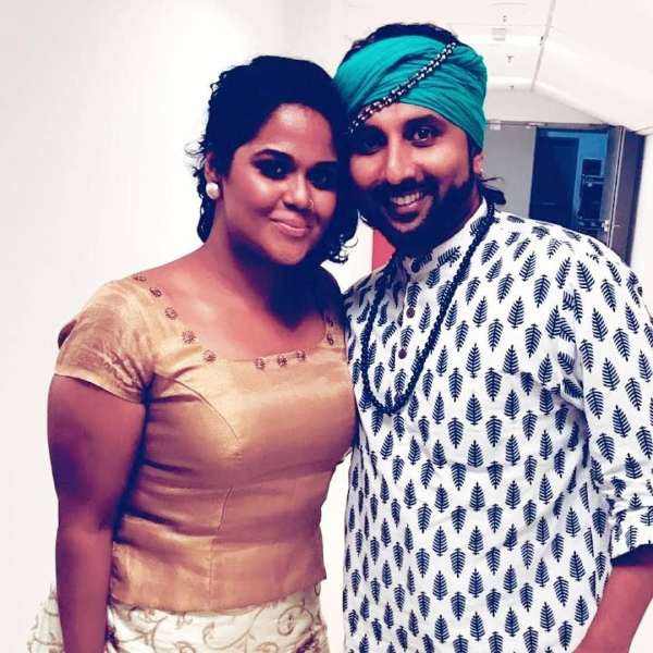 ஆனந்த கண்ணனுடன் போட்டோ 