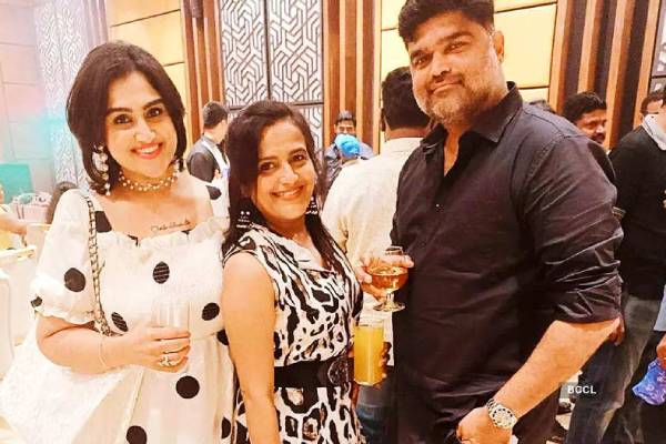 ஹேர் கட் போட்டோவுக்கு நியூ மி