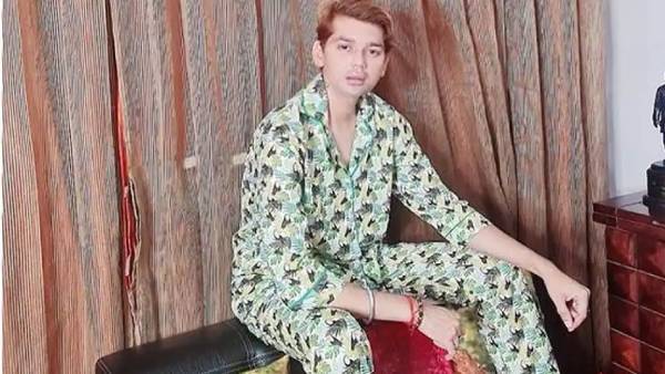 நிர்வாண யோகா - ரூ.50 லட்சம் சம்பளம்