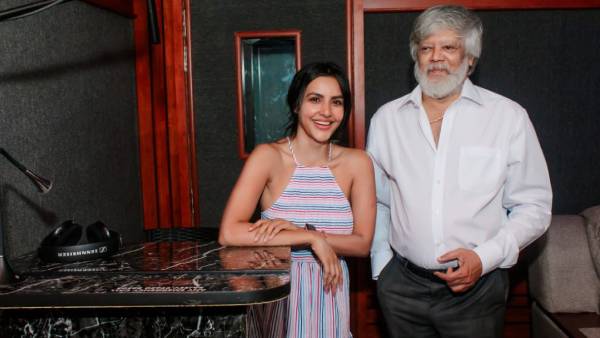 அப்படியே இருக்காரு