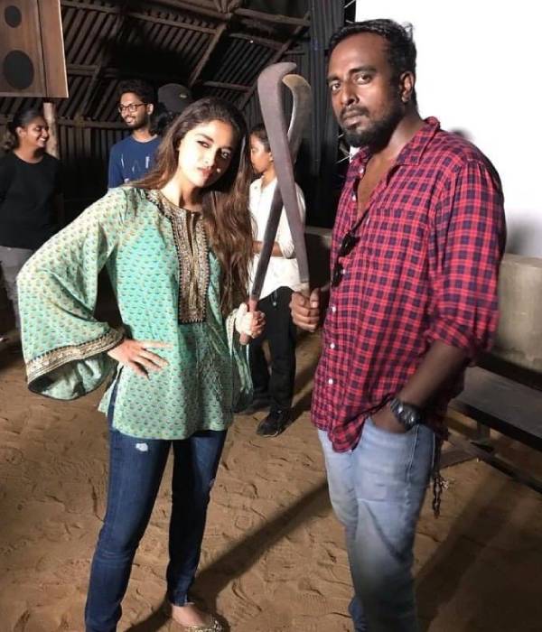 கையில் அருவா