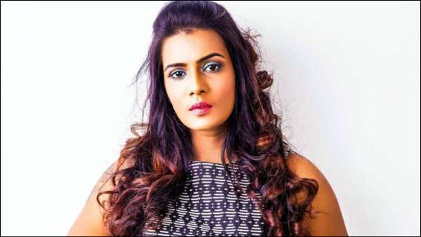 மன நல ஆலோசகர் முன்னிலையில்