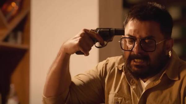 போலீஸ் அதிகாரியாக ரித்விகா