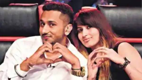 பெண்ணுடன் தொடர்பு பெண்ணுடன் தொடர்பு