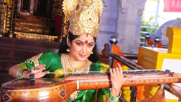 அம்மனாக நடித்த ரம்யா கிருஷ்ணன்