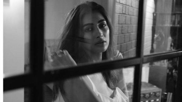 லேசா காத்தடிச்சா