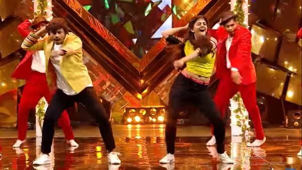 ரவுடி பேபி பாடலுக்கு ஆட்டம்