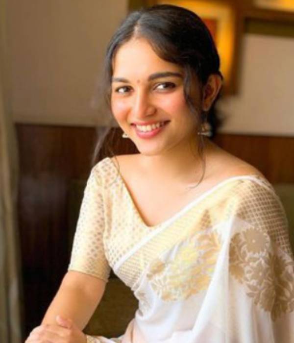 இவர் தாம் ஹீரோயினா 