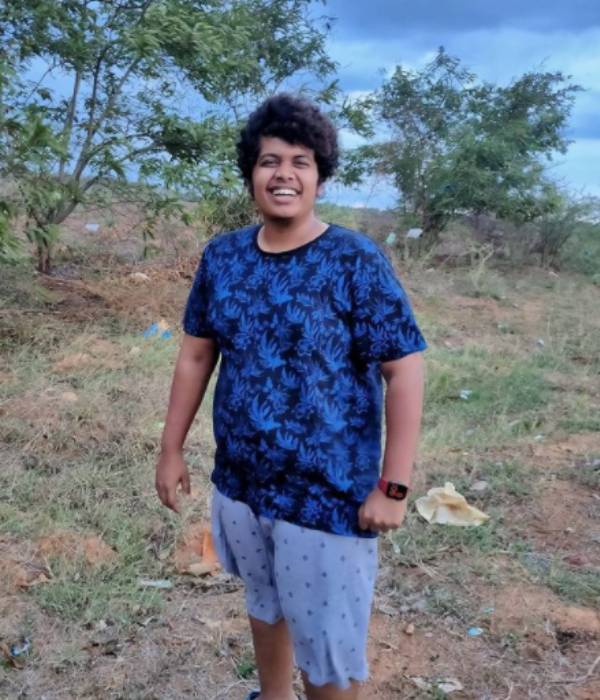 அரை டவுசர் அரை டவுசர்