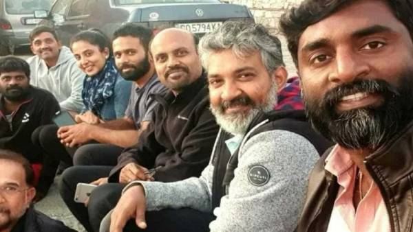 பிரம்மாண்ட படங்களை 