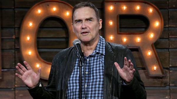 ஸ்டண்ட் அப் காமெடியன்