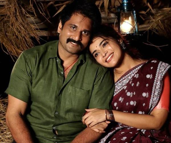 கர்ப்பிணியாக தர்ஷா 