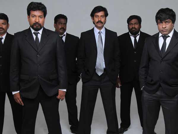 சதுரங்க வேட்டையில் அறிமுகம்