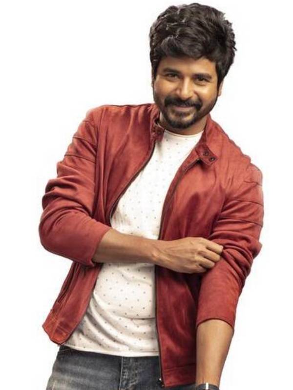 100 பேர் வெளியிட்டனர்