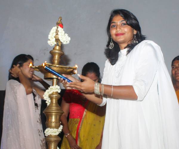 அனலே அனலே