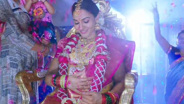 ஆண்ட்ரியா இருக்காங்க