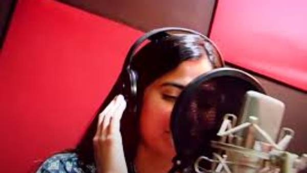 பாடகியாக அறிமுகமாகிறார் பாடகியாக அறிமுகமாகிறார்