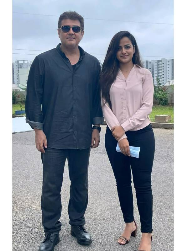 வைரலாகும் ஃபோட்டோக்கள்