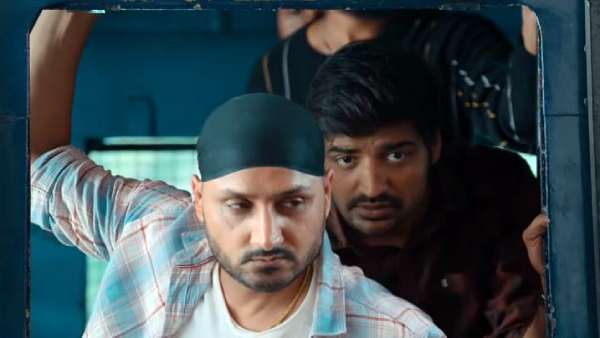  குற்றவாளியாக விலங்குடன் ஹர்பஜன்சிங்