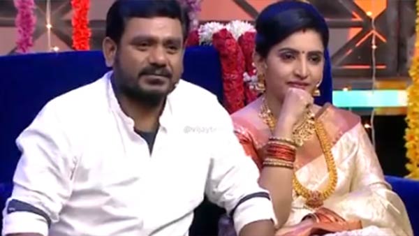 வாழ்த்தும் ரசிகர்கள்