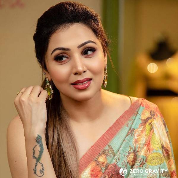 பெண்கள் தான் டாப்