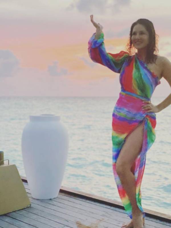 கனடாவில் பிறந்தார்